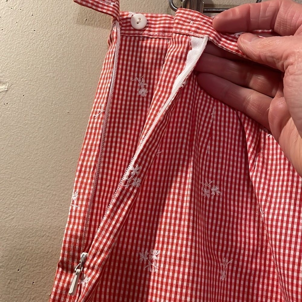 NWT LOFT Capri’s - Picture 6 of 9